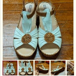 Pikolinos size 41 green and tan summer wedge sandal.